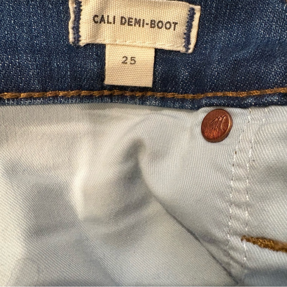 Madewell Cali Demi-Boot Jeans: Destructed-Hem Edition, Sz 25 - Picture 16 of 16